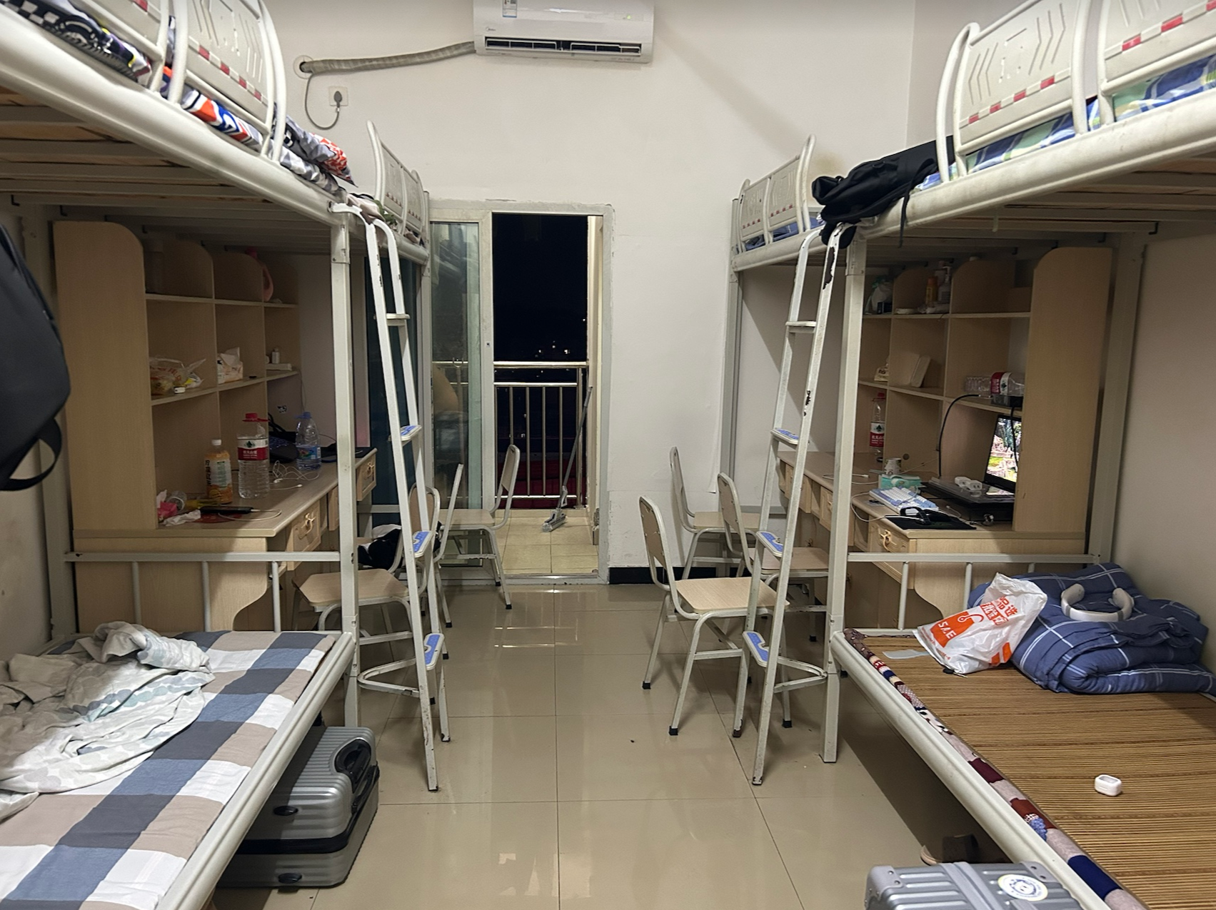 学校宿舍